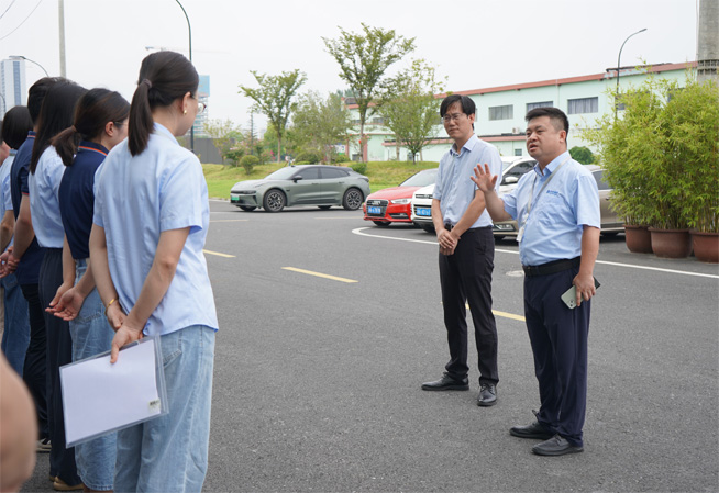 chjt-went-to-hangzhou-optical-research-institute-to-learn-and-exchange-ideas-02.jpg